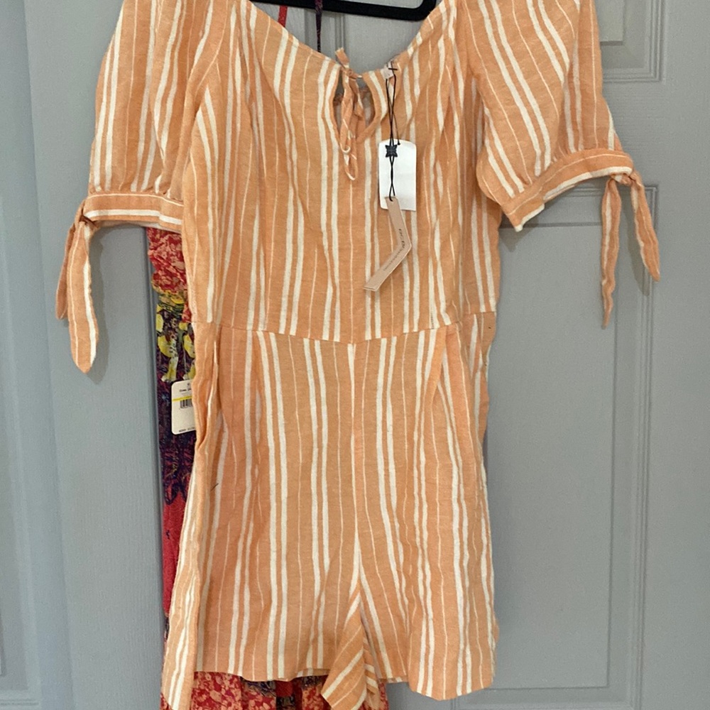 Cute romper with pockets